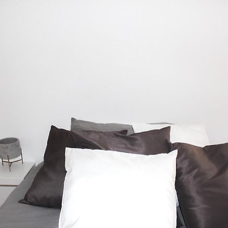 Atelier 3 Hostel Loule Bagian luar foto