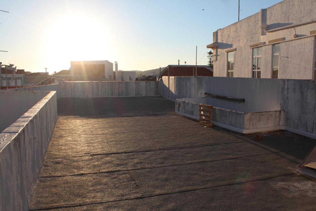 Atelier 3 Hostel Loule Bagian luar foto