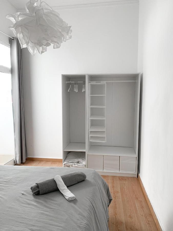 Atelier 3 Hostel Loule Bagian luar foto